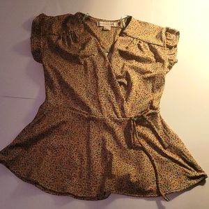 Pretty Blouse size small. Light green